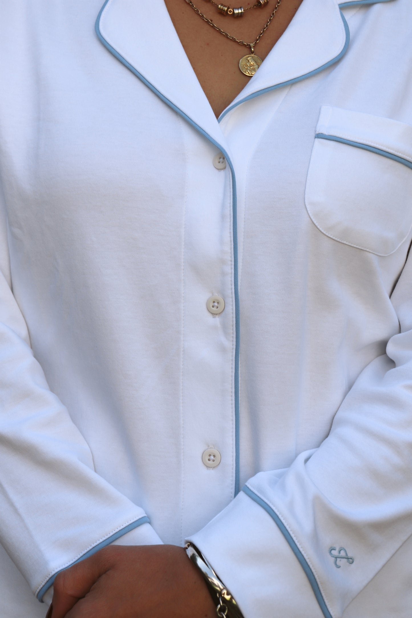 Basic White / Baby Blue